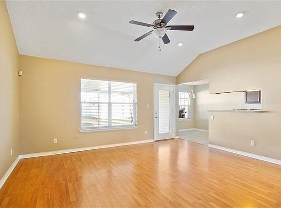3rd image of 2548 Carrie Ln