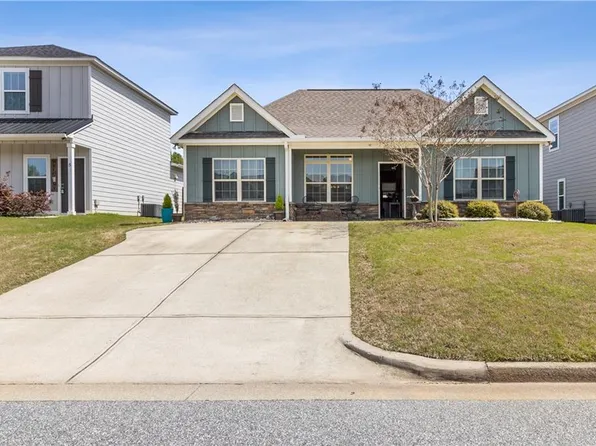 7 Vineyard Dr, Phenix City, AL 36869