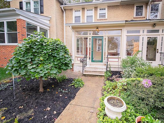 2nd image of 2034 Clark St