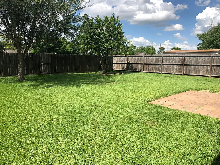 2927 Helmsley Dr — Photo 26