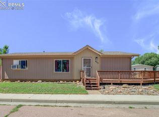 957 Desert Cir, Fountain, CO 80817