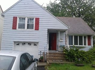 907 Amsterdam Ave, Roselle, NJ