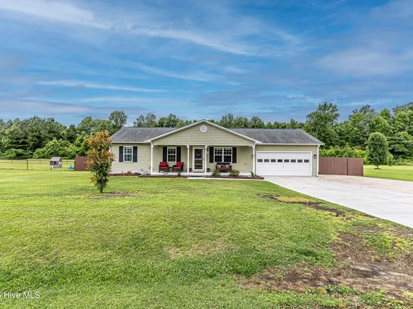 104 Starkys Creek Court, Maysville, NC 28555