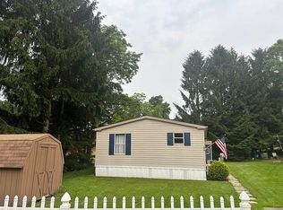 228 Kingston Ln, Indiana, PA 15701