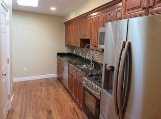 135 Inman St APT 2, Cambridge, MA 02139