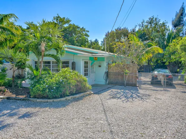 27 Gasparilla Dr, Key Largo, FL 33037