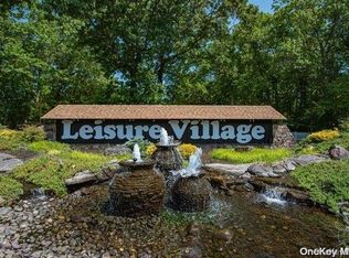 342 Woodbridge Dr UNIT A, Ridge, NY 11961