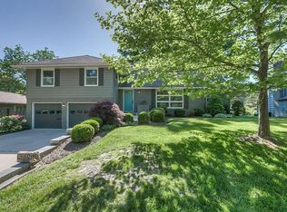 5204 Pawnee Dr, Roeland Park, KS 66205