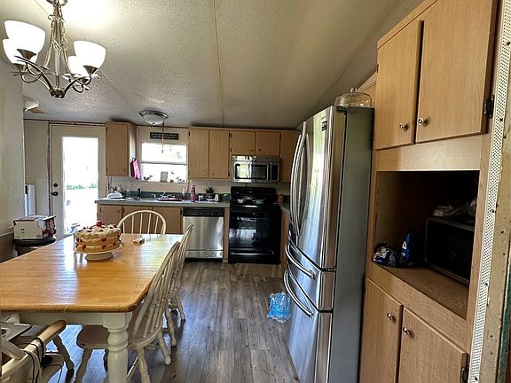 4th image of 1074 County Road 142