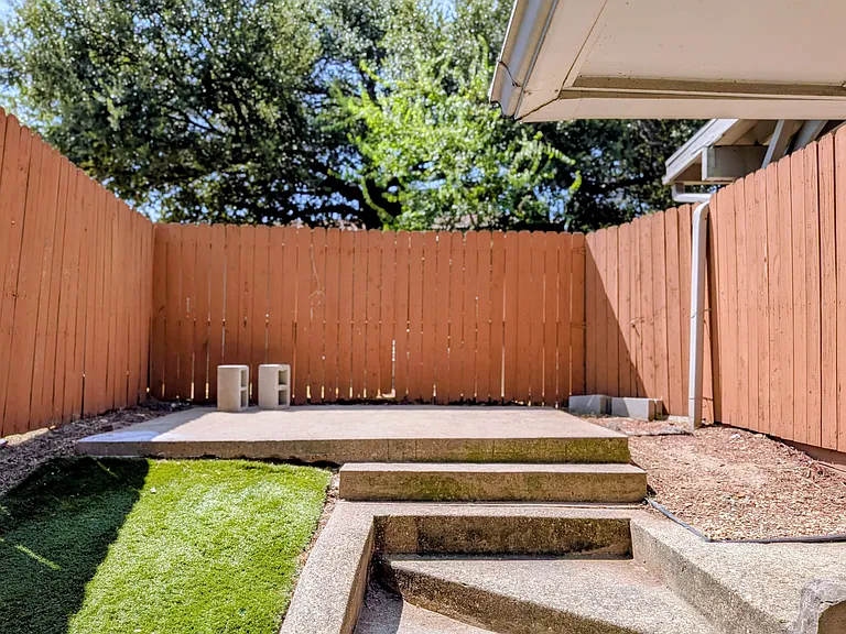 2816 Golfing Green Dr — Photo 15