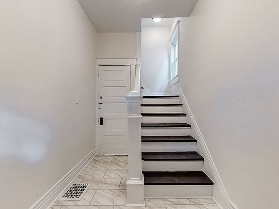 2nd image of 1835 Sherwood Ave #2