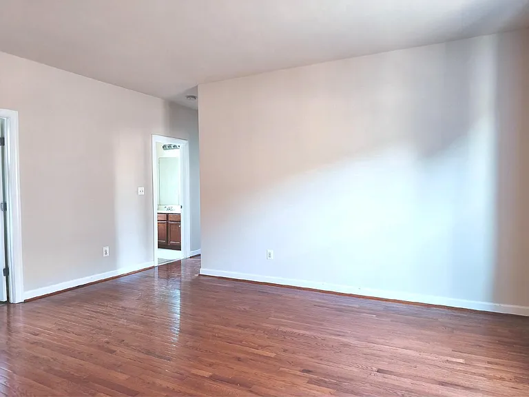20792 Exchange St — Photo 32