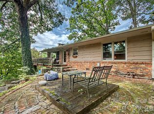 70 Dogwood Dr, Hendersonville, NC 28791