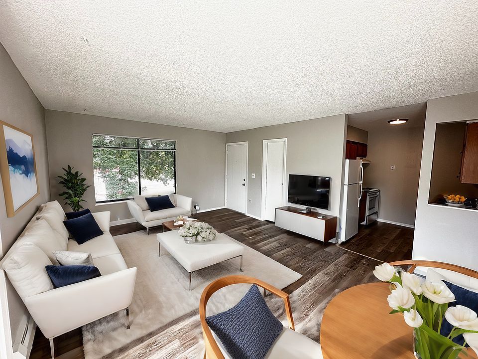 1st image of 4610 Picturesque Ct #4