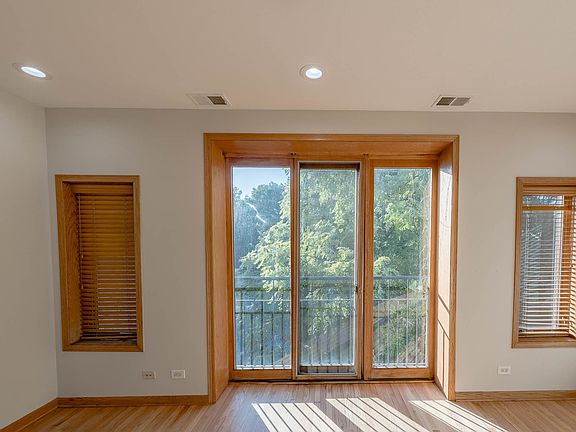 4th image of 1417 N Bosworth Ave APT 2
