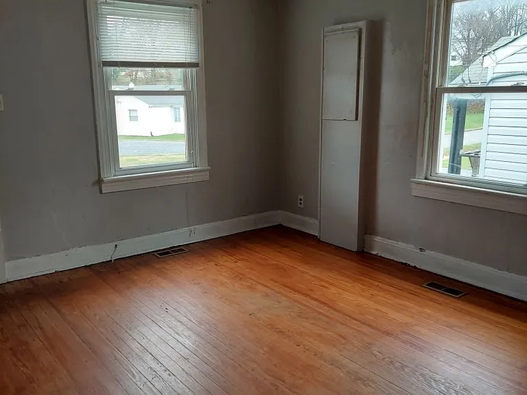 2210 Haden St — Photo 10