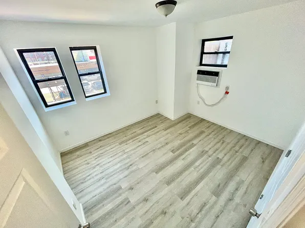 681 Fairfield Ave #102, Bridgeport, CT 06604