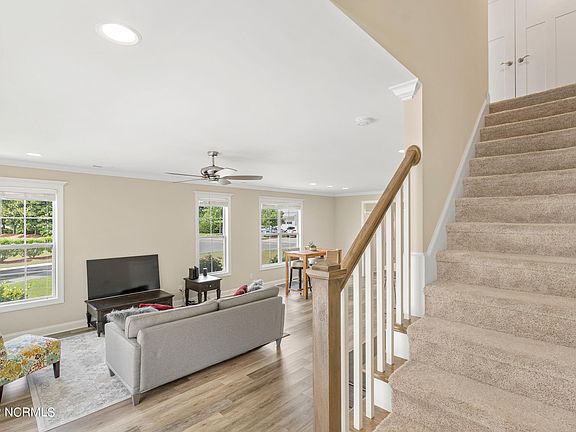 5th image of 1012 Summer Woods Dr