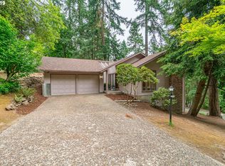 2716 Timberline Dr, Eugene, OR 97405