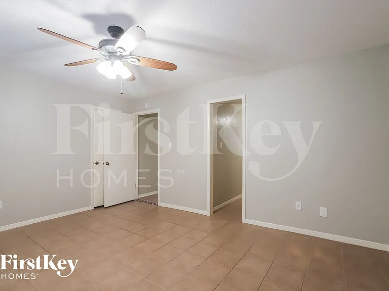 7019 Rosebrook Cir — Photo 13