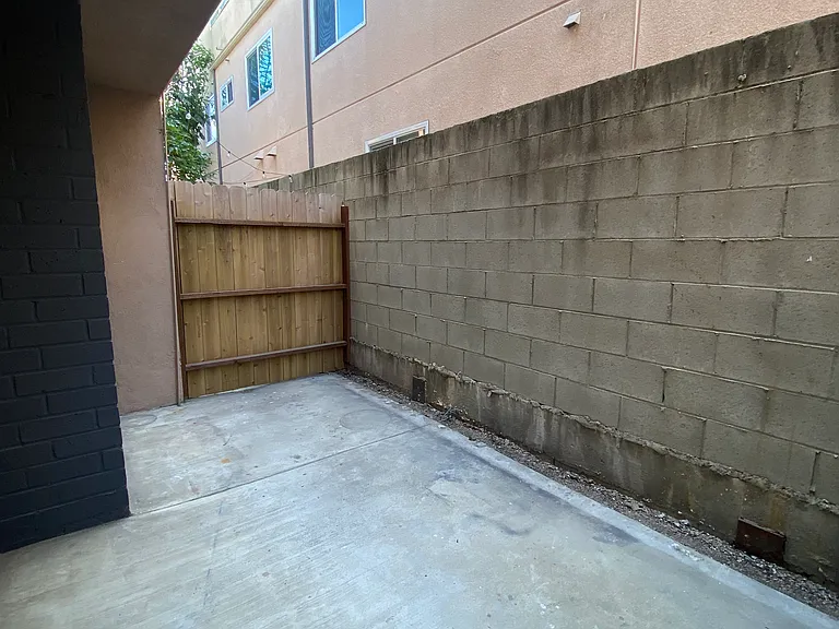 13504 Moorpark St #2 — Photo 13