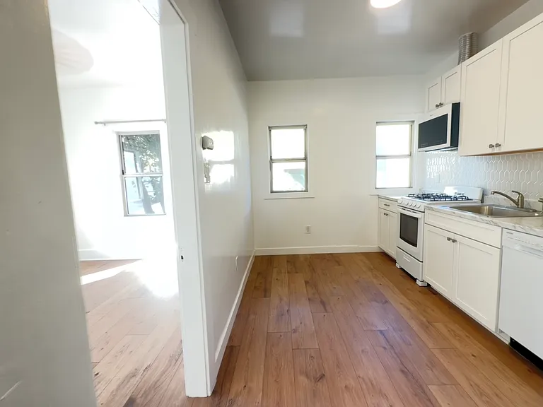 2629 1/2 Granada St #2629-1/2 — Photo 10
