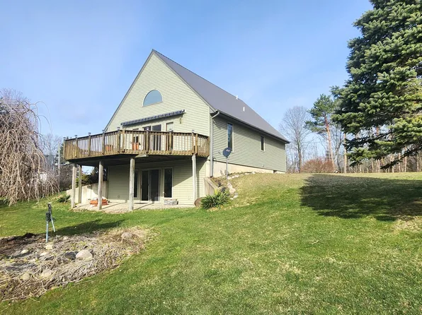 9211 Ojibwa Trl, Greenville, MI 48838