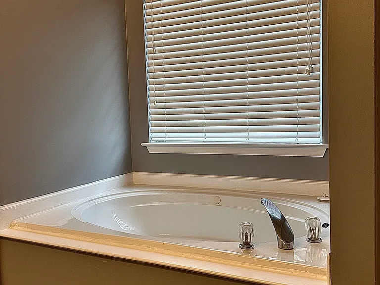 1630 Isleworth Cir — Photo 21