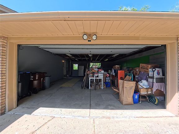 5th image of 2104 Whittier Rd