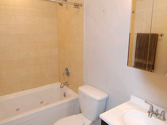 2nd image of 1609 W Farwell Ave #1