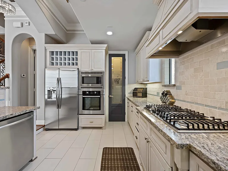328 Bomar St — Photo 14