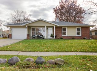 493 Laurel St, Elk Grove Village, IL 60007