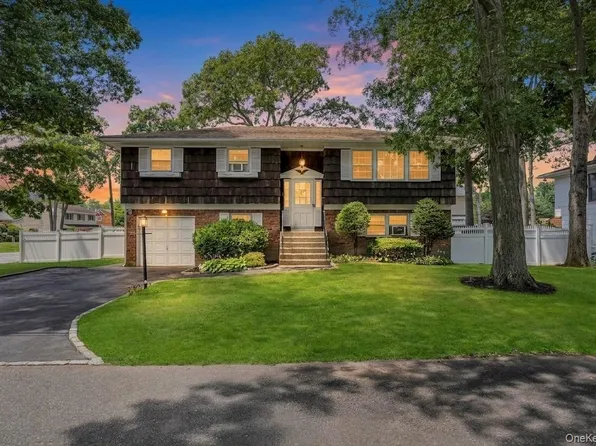 612 Vine Street, Babylon, NY 11702