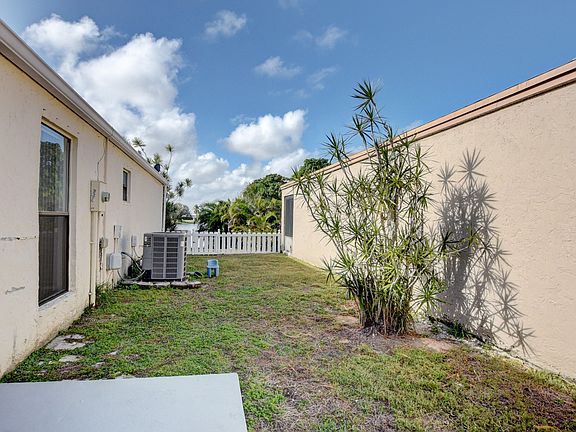 4th image of 60 Buxton Ln