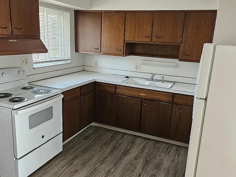 1053 Folkestone Rd #B — Photo 1