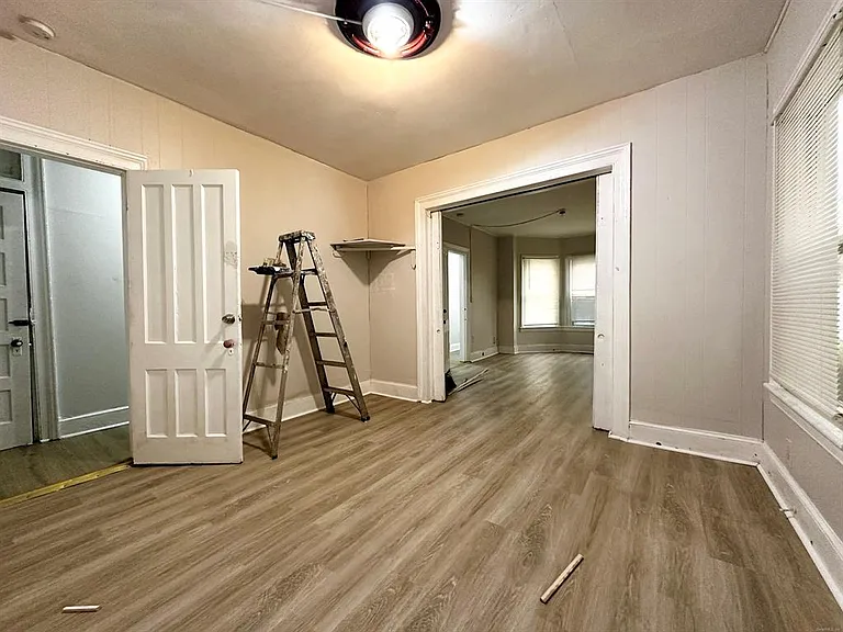 103 Catherine St #2 — Photo 10