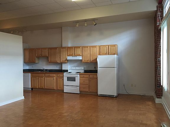 3rd image of 1012 W Railroad Ave APT 101