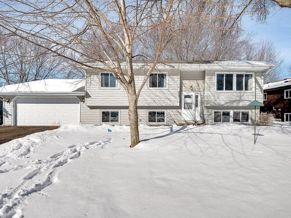 4491 Rosebriar Ave, Vadnais Heights, MN 55127