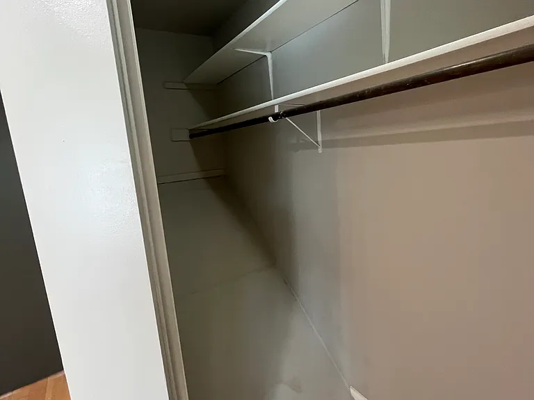 Closet in 2nd bedroom