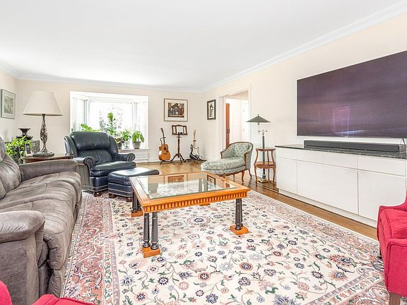 4th image of 473 Munroe Ave