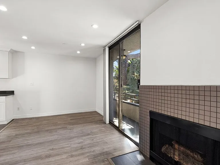 1950 Rodney Dr #105 — Photo 3