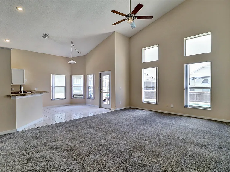 439 Riggs Cir — Photo 9