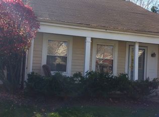 1208 Huntington Dr, Mundelein, IL 60060