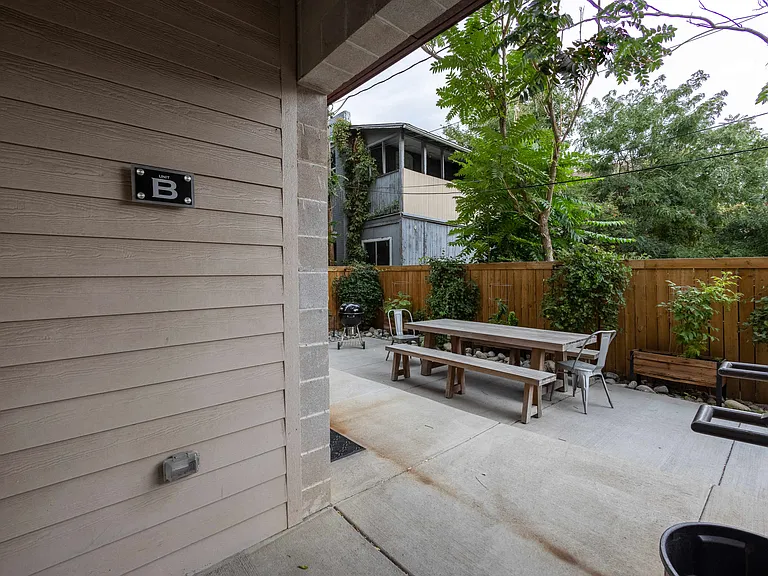 E14 Apartments — Photo 34