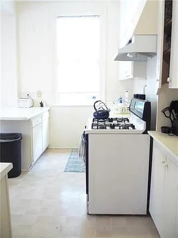 7733 Hampson St — Photo 32