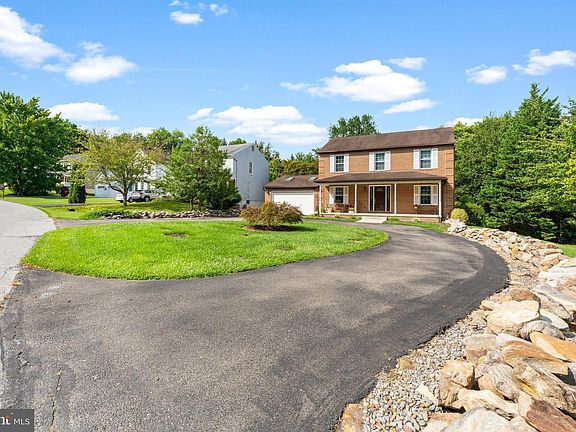 3rd image of 4613 Granite Dr