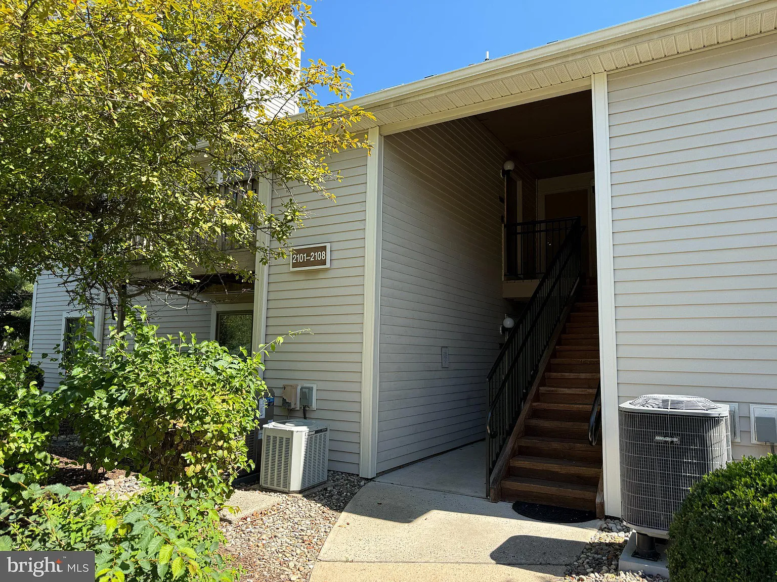 1 bed, 1.0 bath, 786 sqft, $1,800 — Photo 2