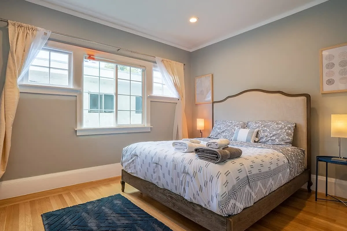 2 bed, 1100 sqft, $3,200 — Photo 4