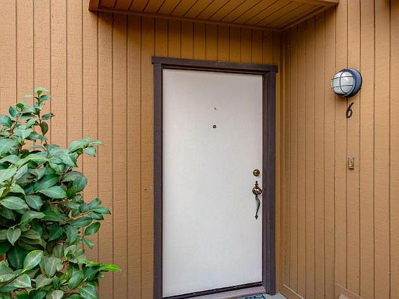 5th image of 91 Arlington Dr APT 6