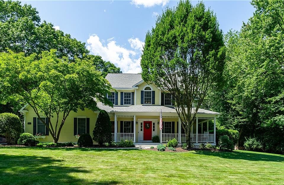 236 Woodridge Dr, Saunderstown, RI 02874 Zillow